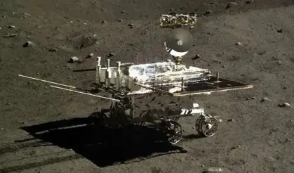 Çin, uzaydan getirdiği Ay örneklerini dünyayla paylaşıyor!