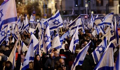 İsrailliler, Tel Aviv'de otoyol kapattı
