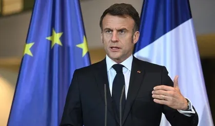 Macron’dan sosyal medya açıklaması