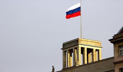 Rusya, Ukrayna’da liman ve kuru yük gemisini vurdu