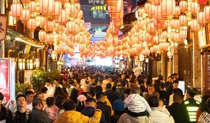 Çok çalışan çok gezer, Çinliler 2025’de 6 milyarı aşan yurtiçi seyahat gerçekleştirdi