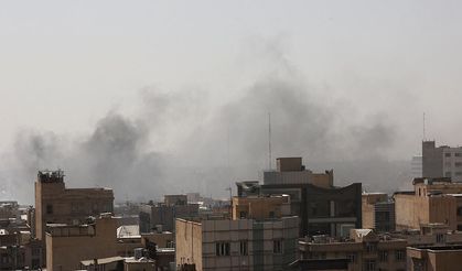 İran Kızılayı: 105 bini aşkın sivil yapı zarar gördü