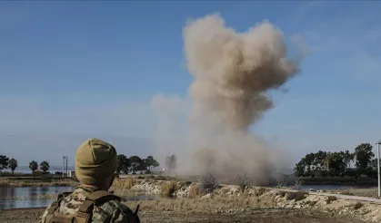 Suriye'de terk edilmiş kışlada roket patladı: 29 yaralı