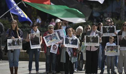 Saraybosna’da Filistinli esirlere destek gösterisi