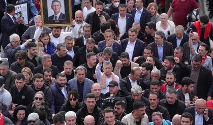 Özgür Özel, CHP Genel Merkezi'nden ayrıldı