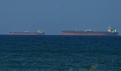 Hürmüz Boğazı’nda bir tanker daha vuruldu: Yangın çıktı