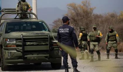 Meksika’da polis karakoluna bombalı saldırı! 10 kişi yaralandı