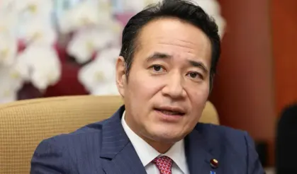 Takaichi'ye siyasi darbe: Tarım Bakanı istifa etti