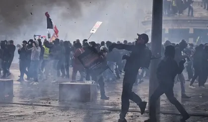 Fransa'da hükümetin vaatleri yetmedi: Eylemler sürecek
