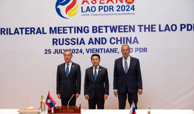 Çin, Rusya ve Laos dışişleri bakanları bir araya geldi
