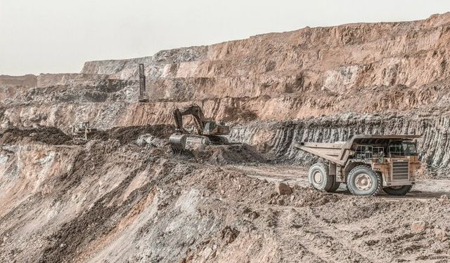 Çinli şirket, Afganistan'ın en büyük bakır madeninde çalışmalara başladı