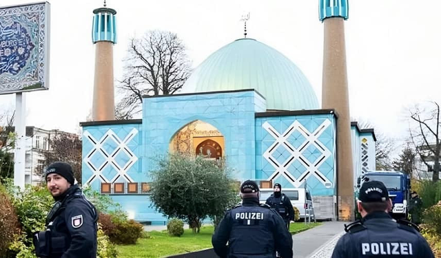 Almanya'da Şii derneklerine baskın: "Azınlıkların dini özgürlükleri saldırı altında"