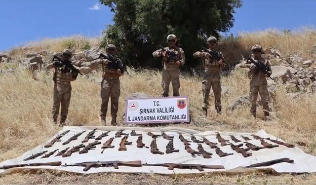 Bakan Yerlikaya duyurdu: 36 adet AK-47 tüfeği ele geçirildi