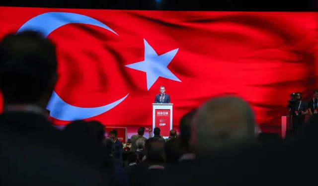 CHP'nin Olağanüstü Kurultayı tamamlandı: Vekillikte yeni kural