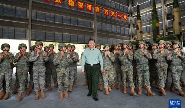 Xi: 'Stratejik füze birliklerinin caydırıcılığı artırılacak'