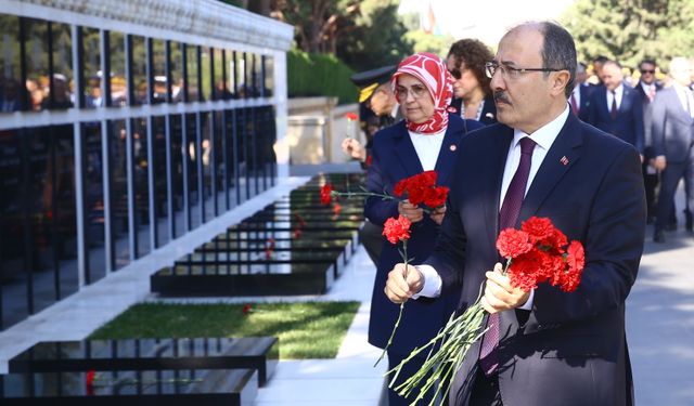 Bakü Türk Şehitliği'nde Cumhuriyet Bayramı