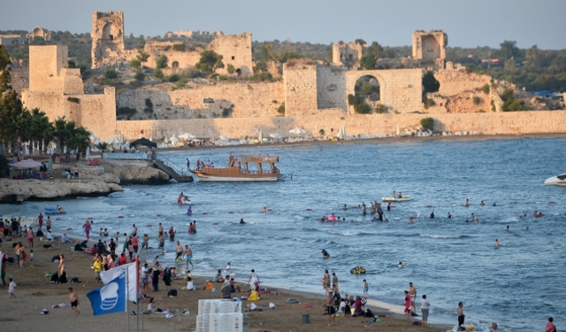 Korykos Antik Kenti'nde 700 yıllık olduğu değerlendirilen tuvalet bulundu