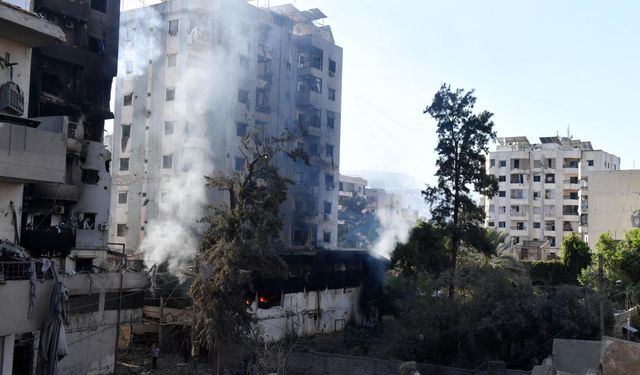 İsrail, Lübnan'da hastaneyi hedef aldı: 9 sağlık personeli yaralandı