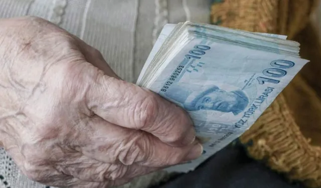 Emeklilere verilecek bayram ikramiyesi tutarı belli oldu
