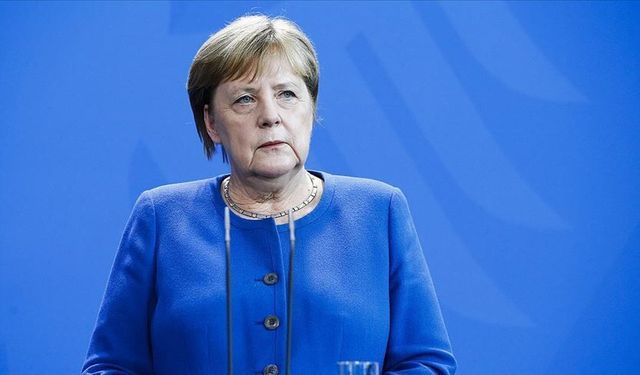 Kissenger ve Pehlevi'den sonra son kurban Merkel: Rus şakacılara Minsk itirafı