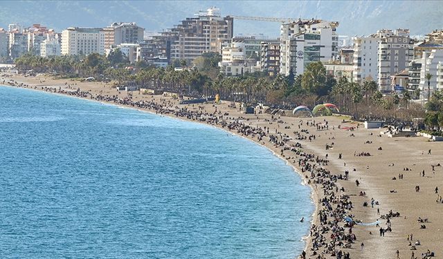 Yerli turist harcamada rekora koştu