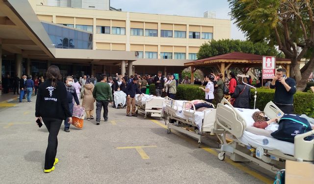 Flaş... Hastalar tahliye ediliyor! Akdeniz Üniversitesi Hastanesi'nde yangın