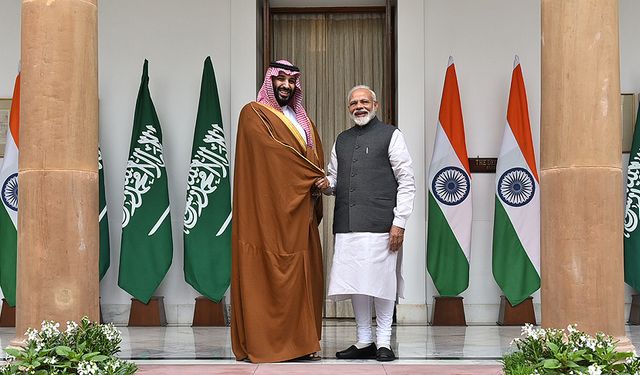 Suudi Arabistan Veliaht Prensi Bin Selman Hindistan Başbakanı Modi ile görüştü