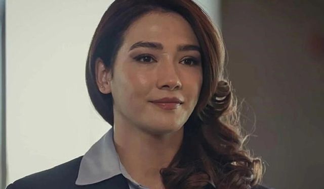 TRT'nin dizisinden çıkarılmıştı: Aybüke Pusat'ın tiyatro oyunu da iptal edildi!