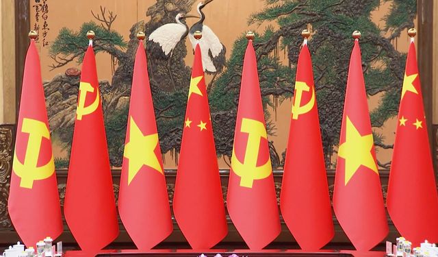 Çin lideri Xi’den komşu Vietnam’a makale: Sosyalist davayı ilerletmeliyiz