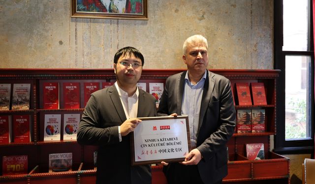 Xinhua Kitapevi, Türkiye'de ilk kitap köşesini açtı