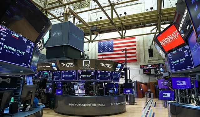 New York borsası, Trump'ın Fed Başkanı'na eleştirileri sonrası düşüşle kapandı