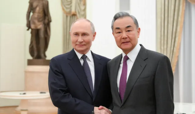 Wang Yi’den Rusya çıkarması: Dünya değiştikçe dayanışma artacak