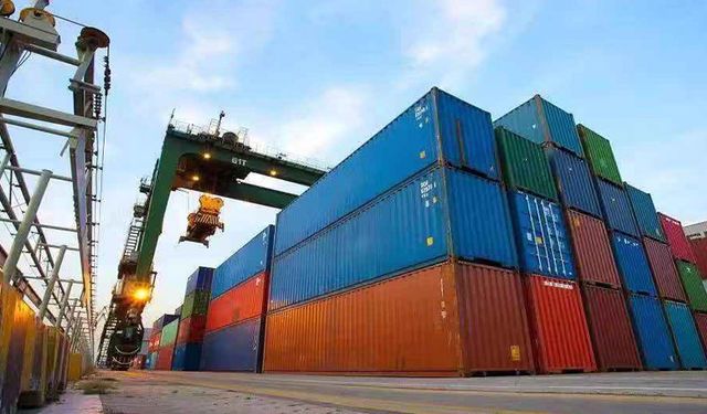 Çin’de mal ithalatı ve ihracatında yüzde 2,4’lük artış kaydedildi