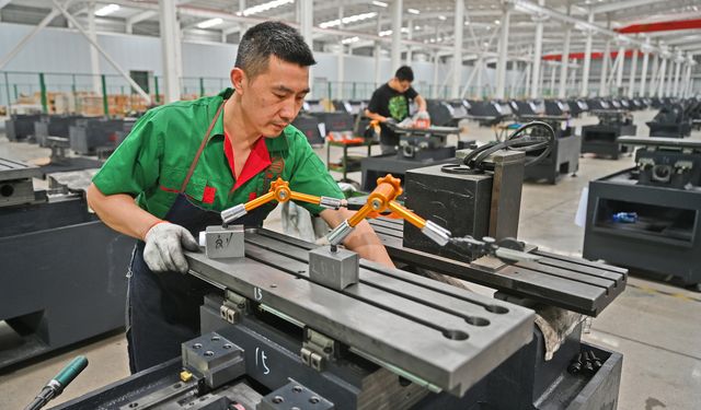 Çin’in imalat endüstrisine 180 milyar yuanlık kredi sağlandı