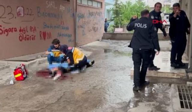 Eşi bıçakladıktan sonra kaçmaya çalışırken balkondan düştü; hayatını kaybetti