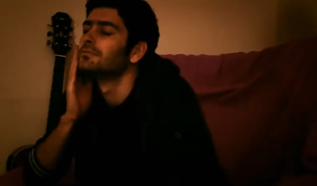 Ozan Akbaba'nın ünlü olmadan önce oynadığı klip ortaya çıktı! Uzak Şehir'in 'Cihan'ını görenler gözlerine inanamadı