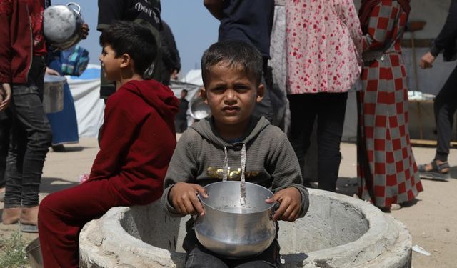 "Gazze'de yetersiz beslenme nedeniyle 65 bini aşkın çocuk ölüm tehdidi altında"