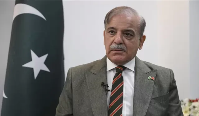 Pakistan Başbakanı Şerif Çin'e gidiyor