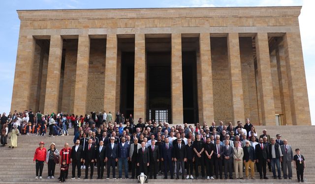 Süper Lig’e çıkan Gençlerbirliği, Anıtkabir'i ziyaret etti