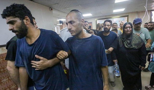 İsrail, Gazze'de alıkoyduğu 10 Filistinliyi aylar süren işkencenin ardından serbest bıraktı