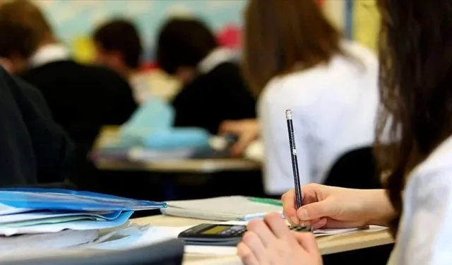 Öğrencileri taciz ettiği iddia edilen öğretmen tutuklandı