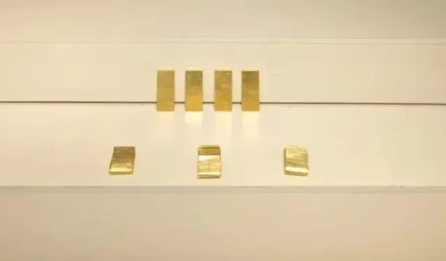 Otomobilde 9 kilo 900 gram ağırlığında 7 külçe altın ele geçirildi