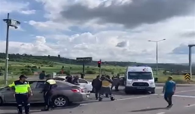 Başsavcının bulunduğu ambulans, kazaya karıştı; 8 yaralı
