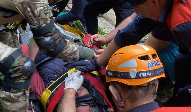 Balık keyfi fena bitti: Platini yerinden çıktı, helikopterle kurtarıldı