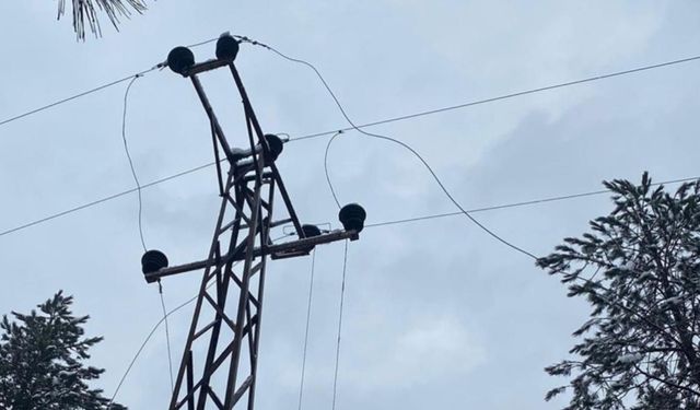 16 yaşındaki talihsiz çocuk elektrik akımına kapıldı