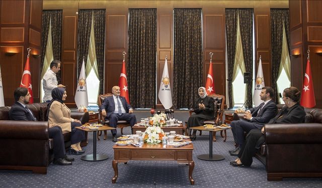 Siyasi partiler bugün bayramlaşacak
