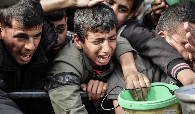 İran: 21 bin çocuk ABD'nin hediye ettiği silahlarla öldürüldü