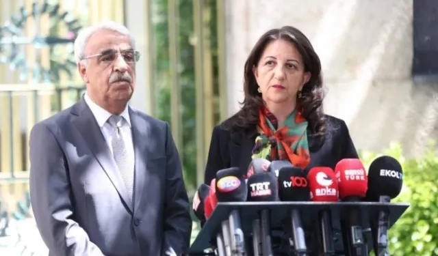 Dem Parti heyeti Öcalan ile görüşmek için İmralı'ya gitti