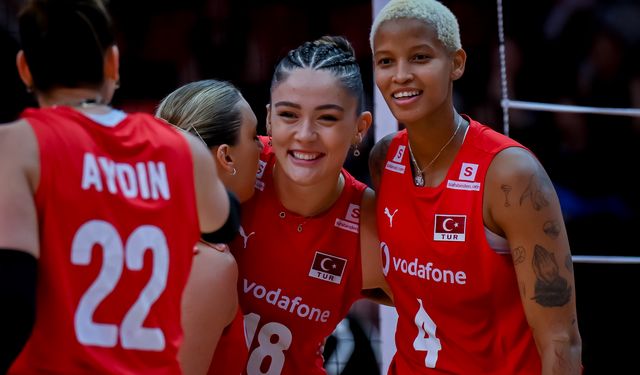 Türkiye-Japonya voleybol maçı ne zaman, saat kaçta, hangi kanalda? Filenin Sultanları yarı final maçına çıkıyor