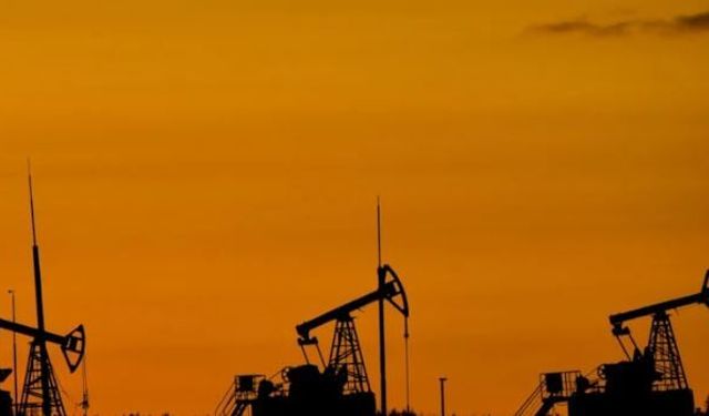 Brent petrolün varili 76,35 dolardan işlem görüyor